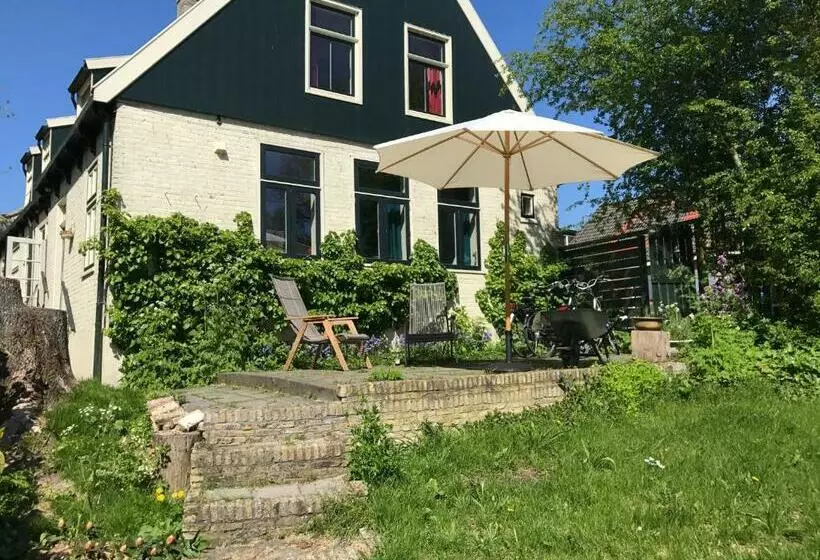 Aamiaismajoitus (B&B) Pastorie De Waal