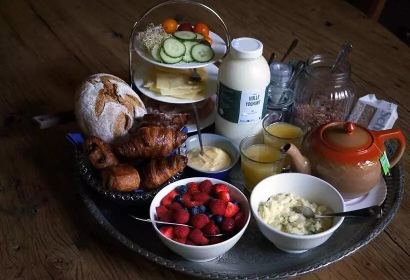 Aamiaismajoitus (B&B) Pastorie De Waal