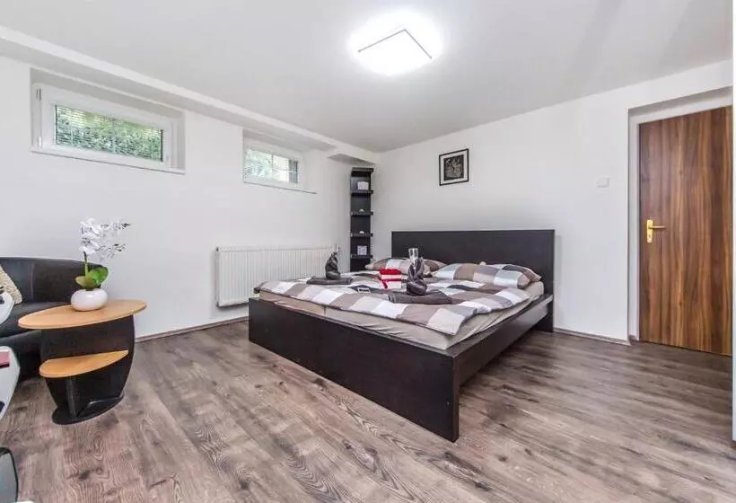 Retkeilymaja Pension Milada