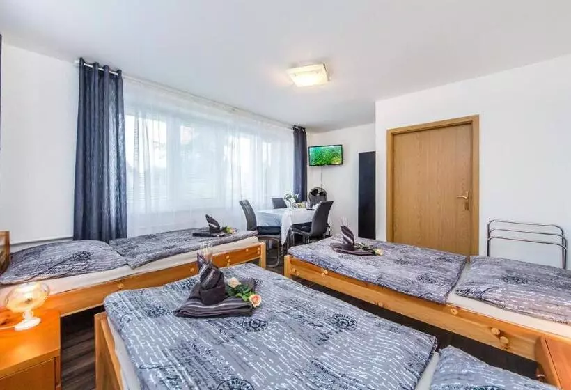 Retkeilymaja Pension Milada