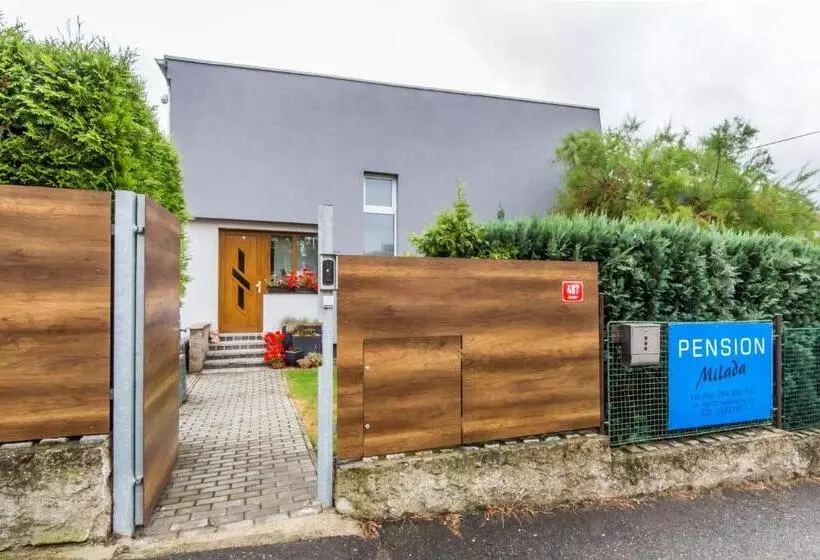 Retkeilymaja Pension Milada