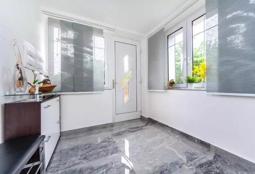 Retkeilymaja Pension Milada