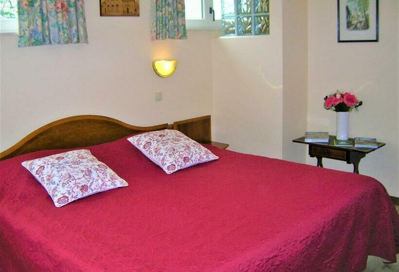 تختخواب و صبحانه Liry S Home