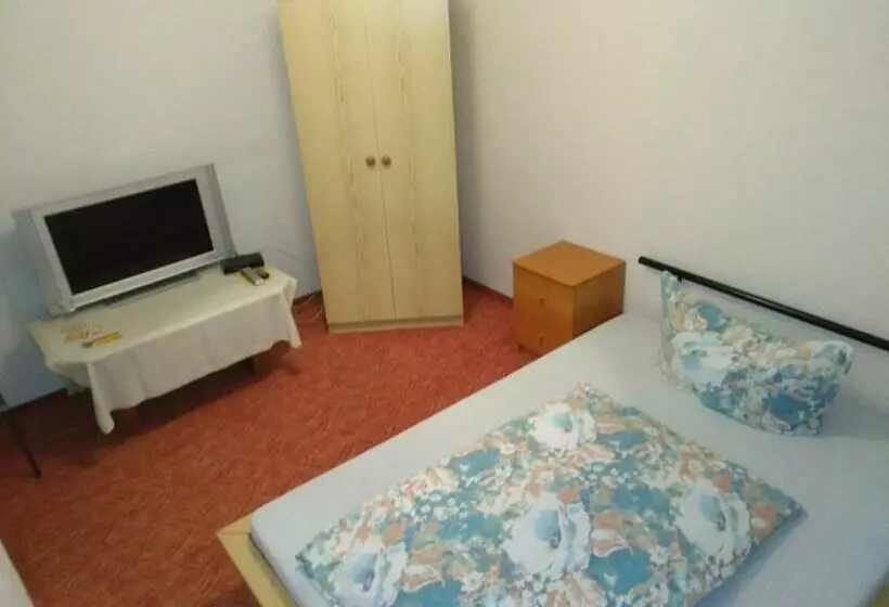 Hotelli Gasthof Zur Eiche