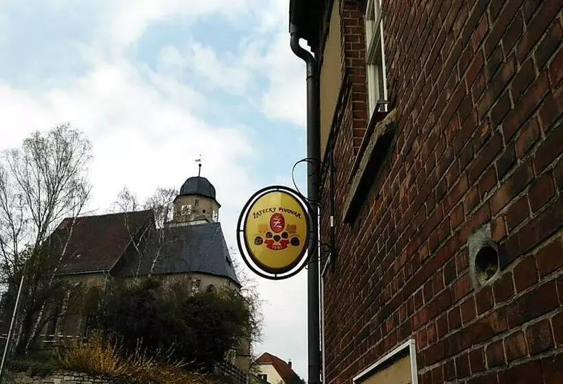 Hotelli Gasthof Zur Eiche