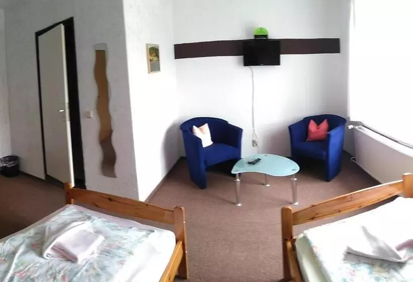 Hotelli Gasthof Zur Eiche