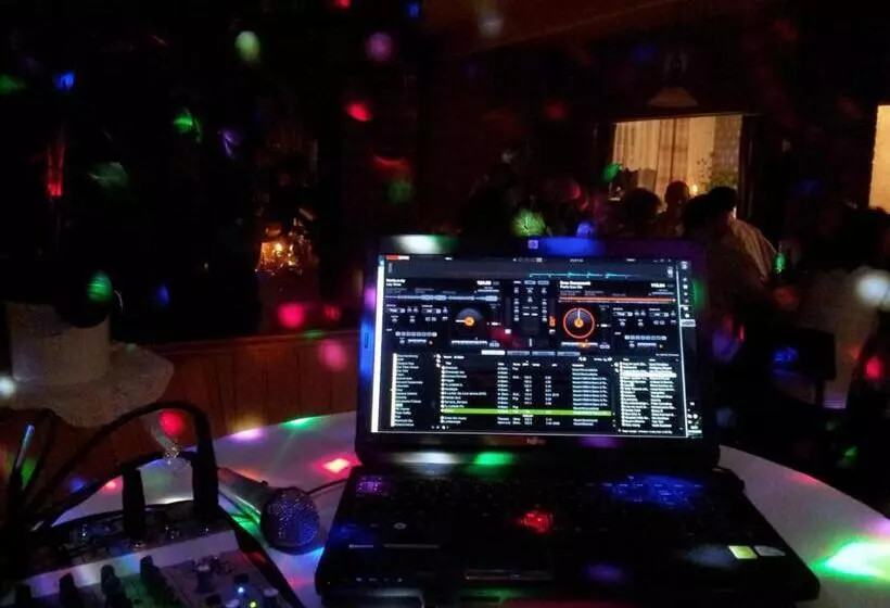 Hotelli Gasthof Zur Eiche