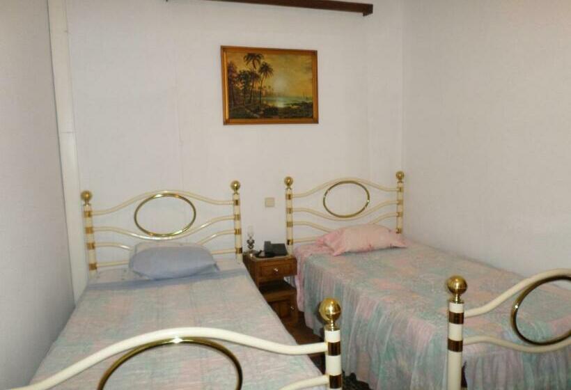 پانسیون Rustico & Singelo Hotelaria E Restauração, Lda