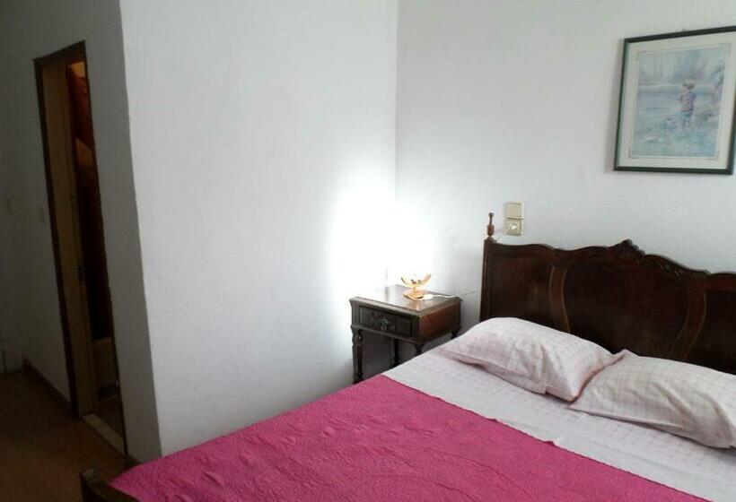 پانسیون Rustico & Singelo Hotelaria E Restauração, Lda