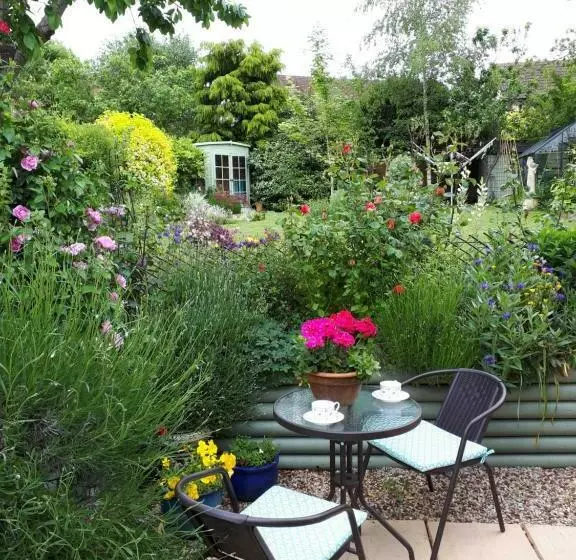 Santi Bhavana Bed & Breakfast