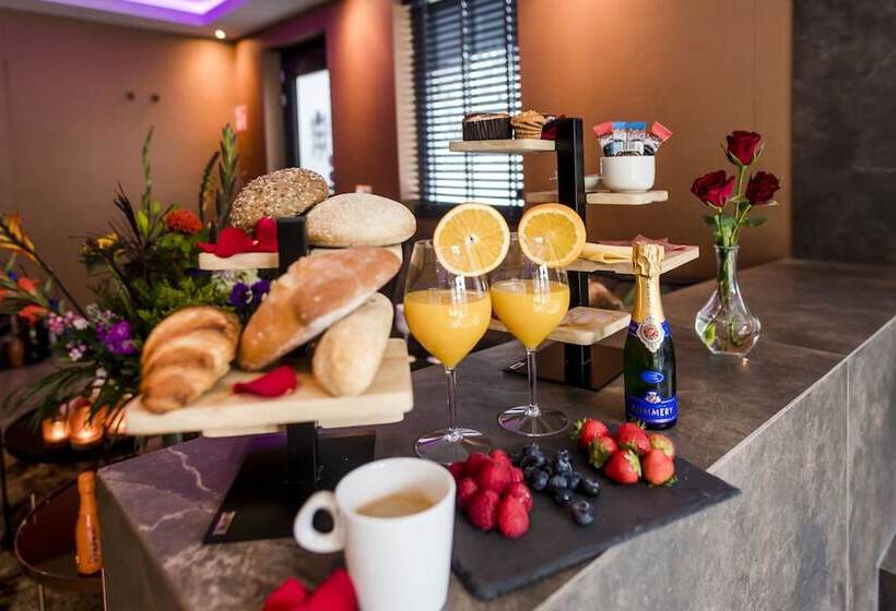 Hotel Luxexcellent Super Suite