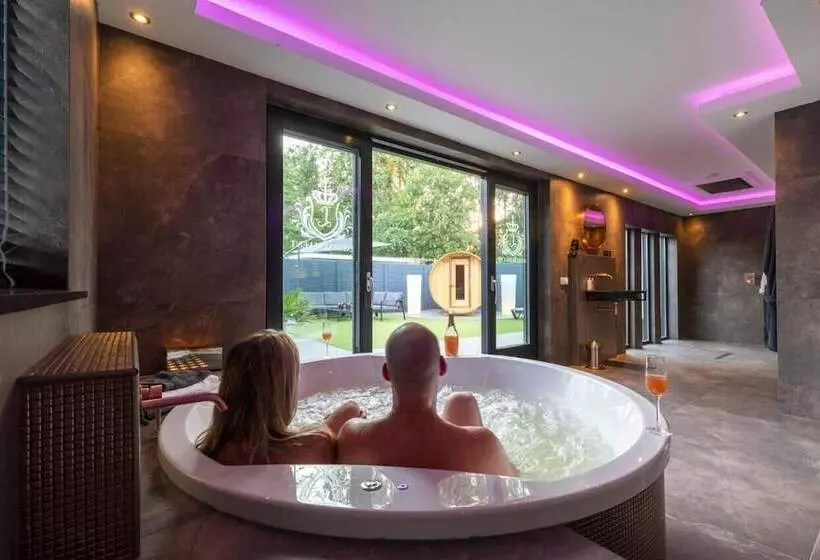 Hotelli Luxexcellent Super Suite