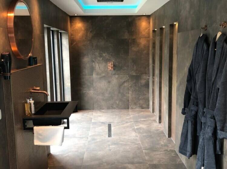 Hotel Luxexcellent Super Suite