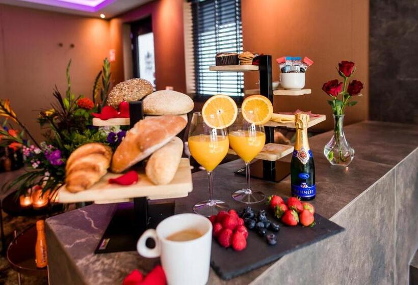 Hotel Luxexcellent Super Suite