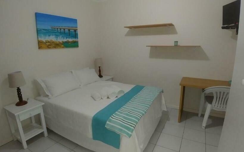 פנסיון Humewood Home Stay