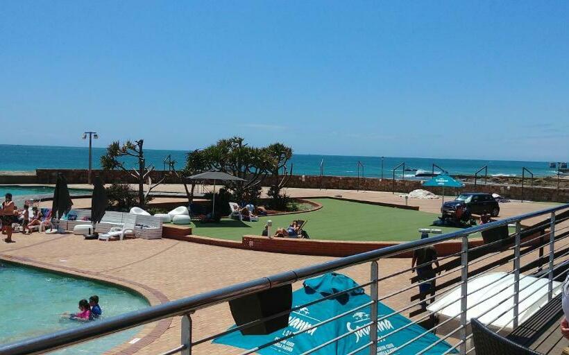 פנסיון Humewood Home Stay