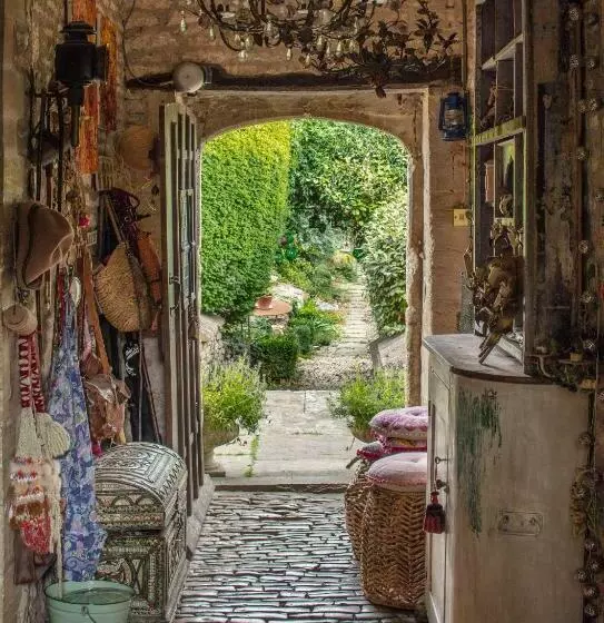 Pytts House Boutique Bed & Breakfast