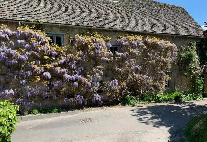 Pytts House Boutique Bed & Breakfast