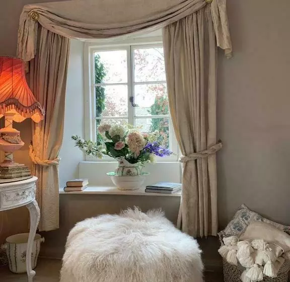 Pytts House Boutique Bed & Breakfast