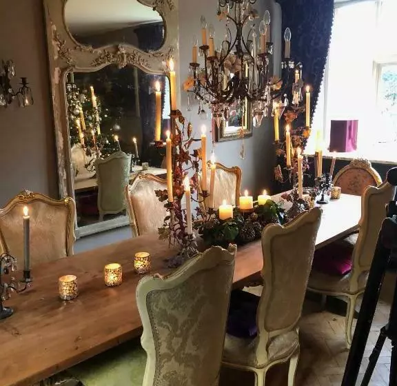 Pytts House Boutique Bed & Breakfast