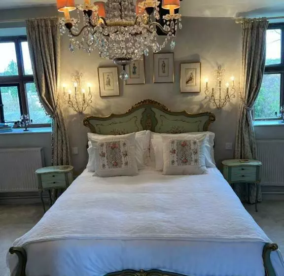 Pytts House Boutique Bed & Breakfast