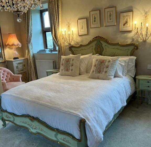 Pytts House Boutique Bed & Breakfast