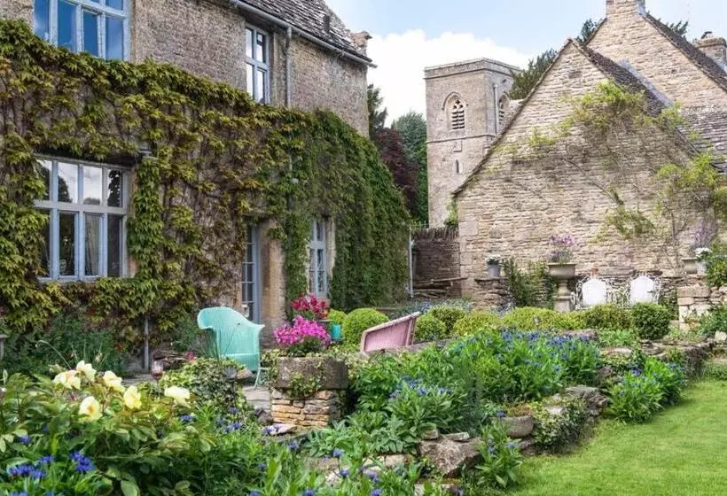 Pytts House Boutique Bed & Breakfast