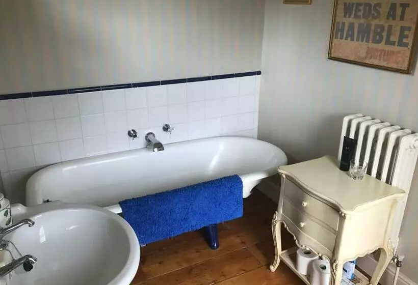 Aamiaismajoitus (B&B) 10 St James Villas