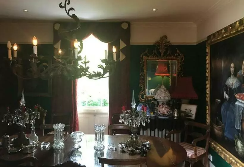 Aamiaismajoitus (B&B) 10 St James Villas