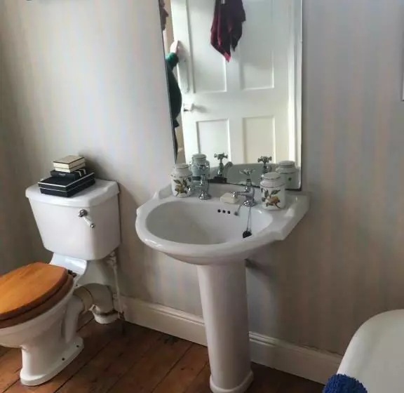 Aamiaismajoitus (B&B) 10 St James Villas