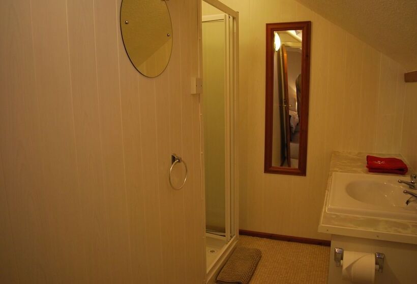 Bed and Breakfast Doric House