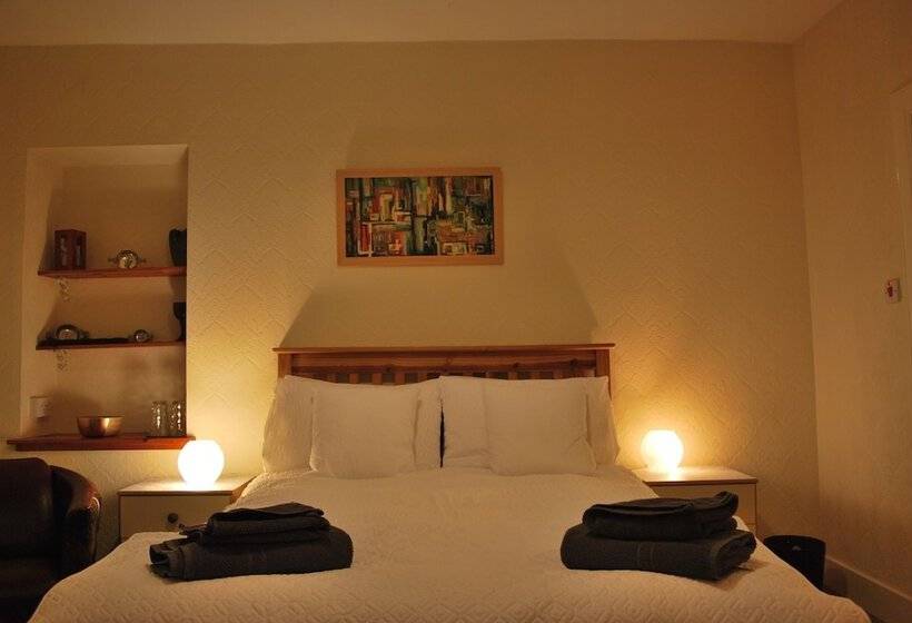 Bed and Breakfast Doric House