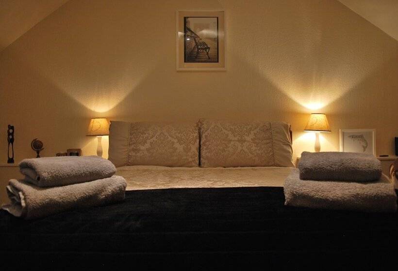 Bed and Breakfast Doric House