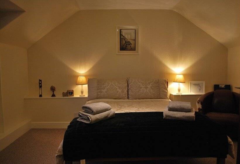 Bed and Breakfast Doric House