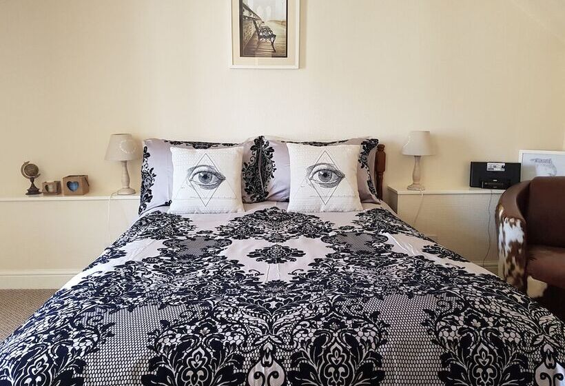 Bed and Breakfast Doric House