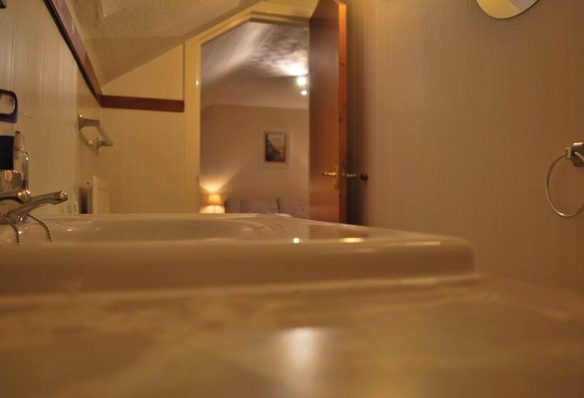 Bed and Breakfast Doric House