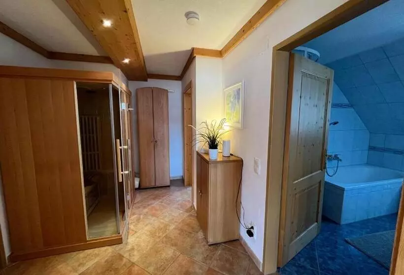 ホテル Ferienwohnung Biohof Laußnitzer In Rennweg