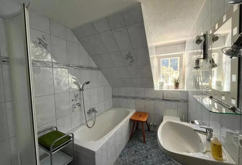 ホテル Ferienwohnung Biohof Laußnitzer In Rennweg