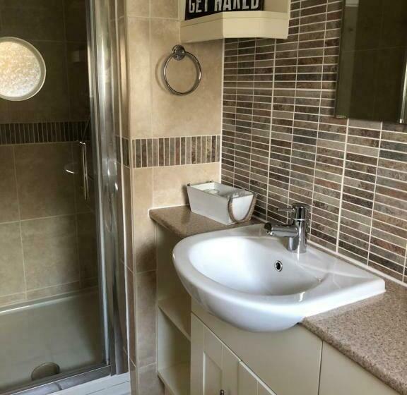 بنسيون Burlington House Guest House