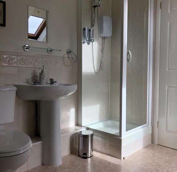 بنسيون Burlington House Guest House