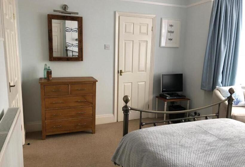 بنسيون Burlington House Guest House