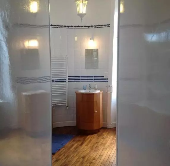 ベッドアンドブレックファースト Château De La Ville Huë