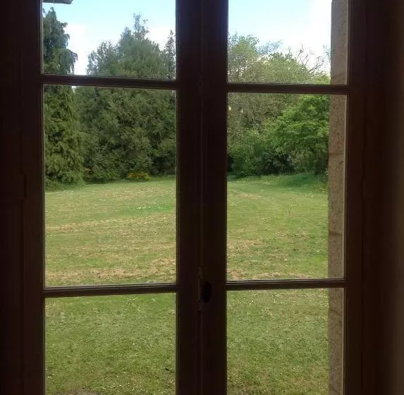 ベッドアンドブレックファースト Château De La Ville Huë