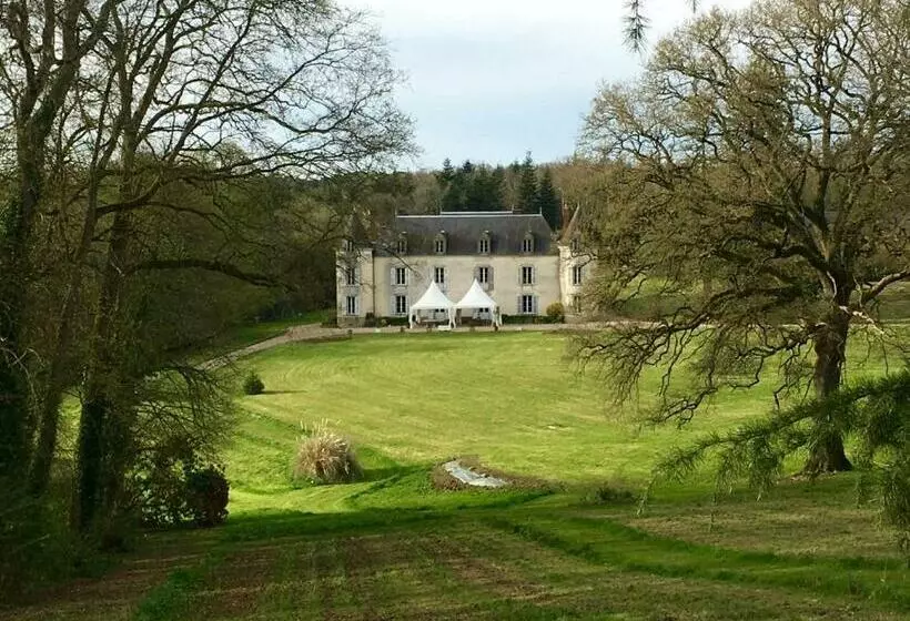 ベッドアンドブレックファースト Château De La Ville Huë