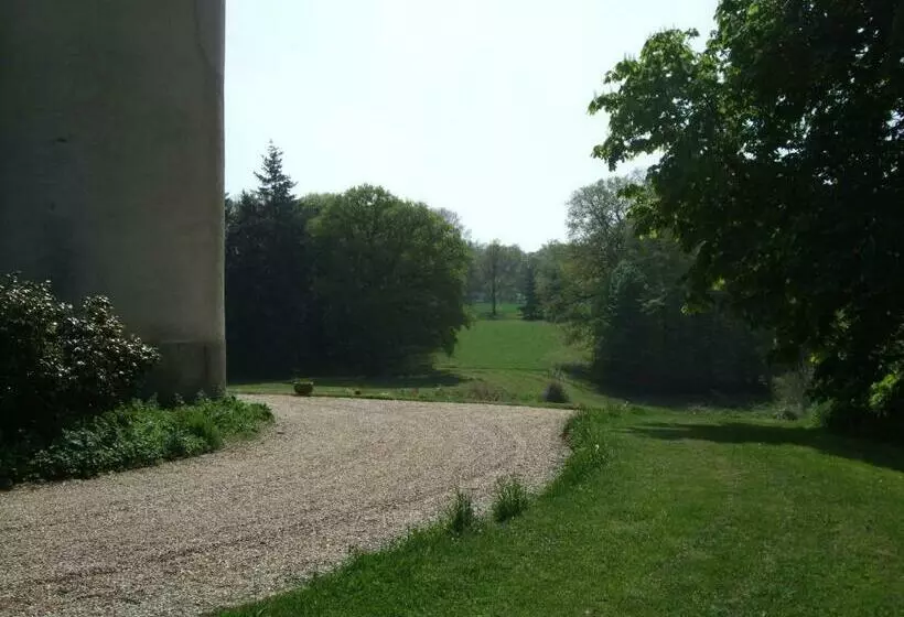 ベッドアンドブレックファースト Château De La Ville Huë