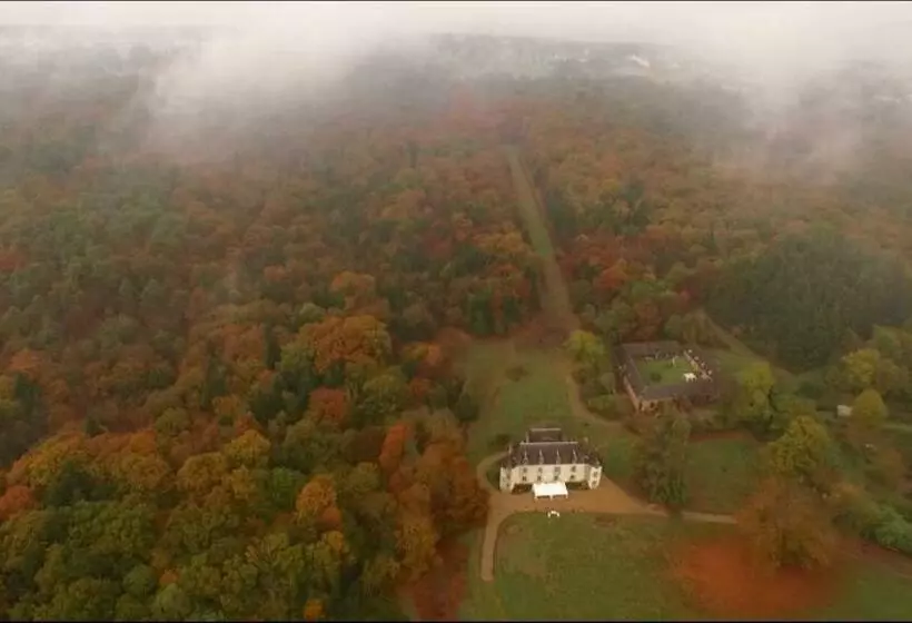 ベッドアンドブレックファースト Château De La Ville Huë