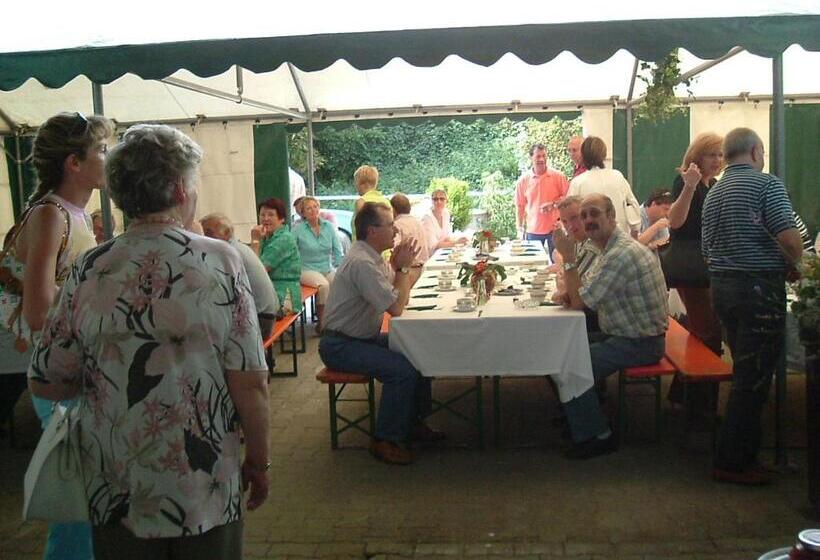 هتل Leuchtners An Der Rennbahn