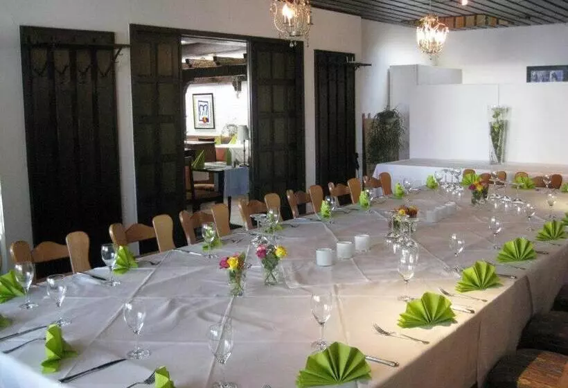 Hotelli Leuchtners An Der Rennbahn