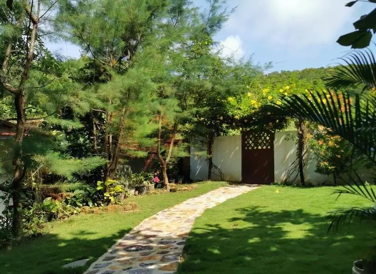 Hotelli Mirabelle Joglo Village