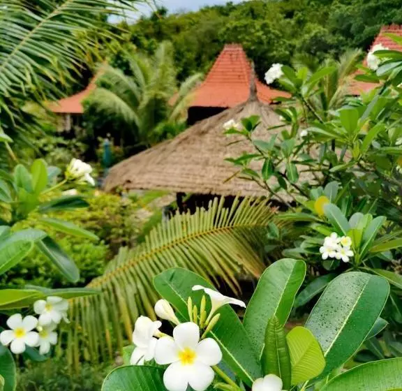 Hotelli Mirabelle Joglo Village